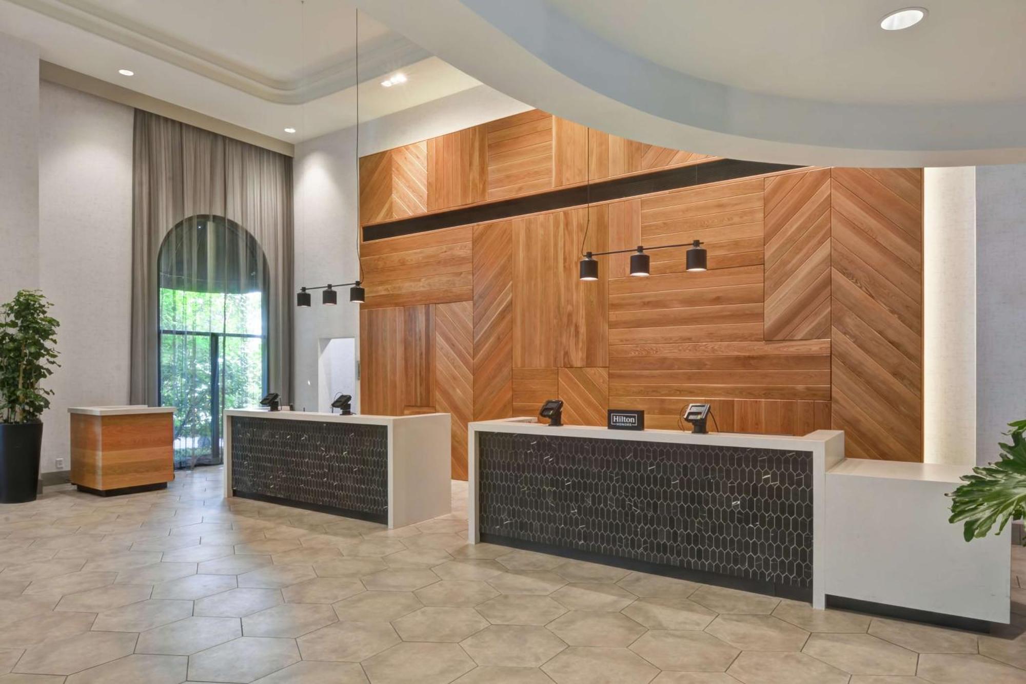 Embassy Suites By Hilton Minneapolis Airport Блумингтън Екстериор снимка